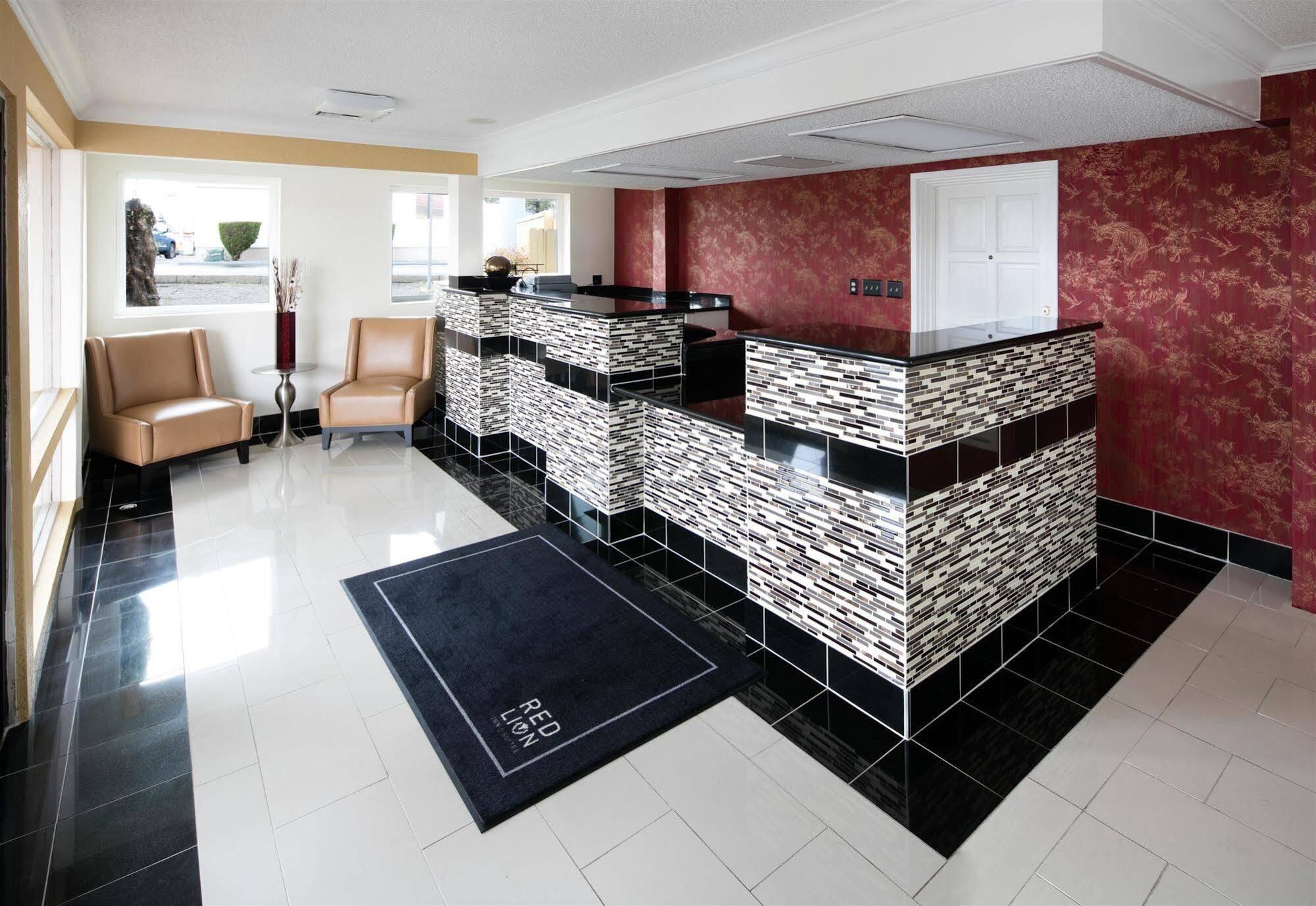 Red Lion Inn & Suites Redding Εξωτερικό φωτογραφία