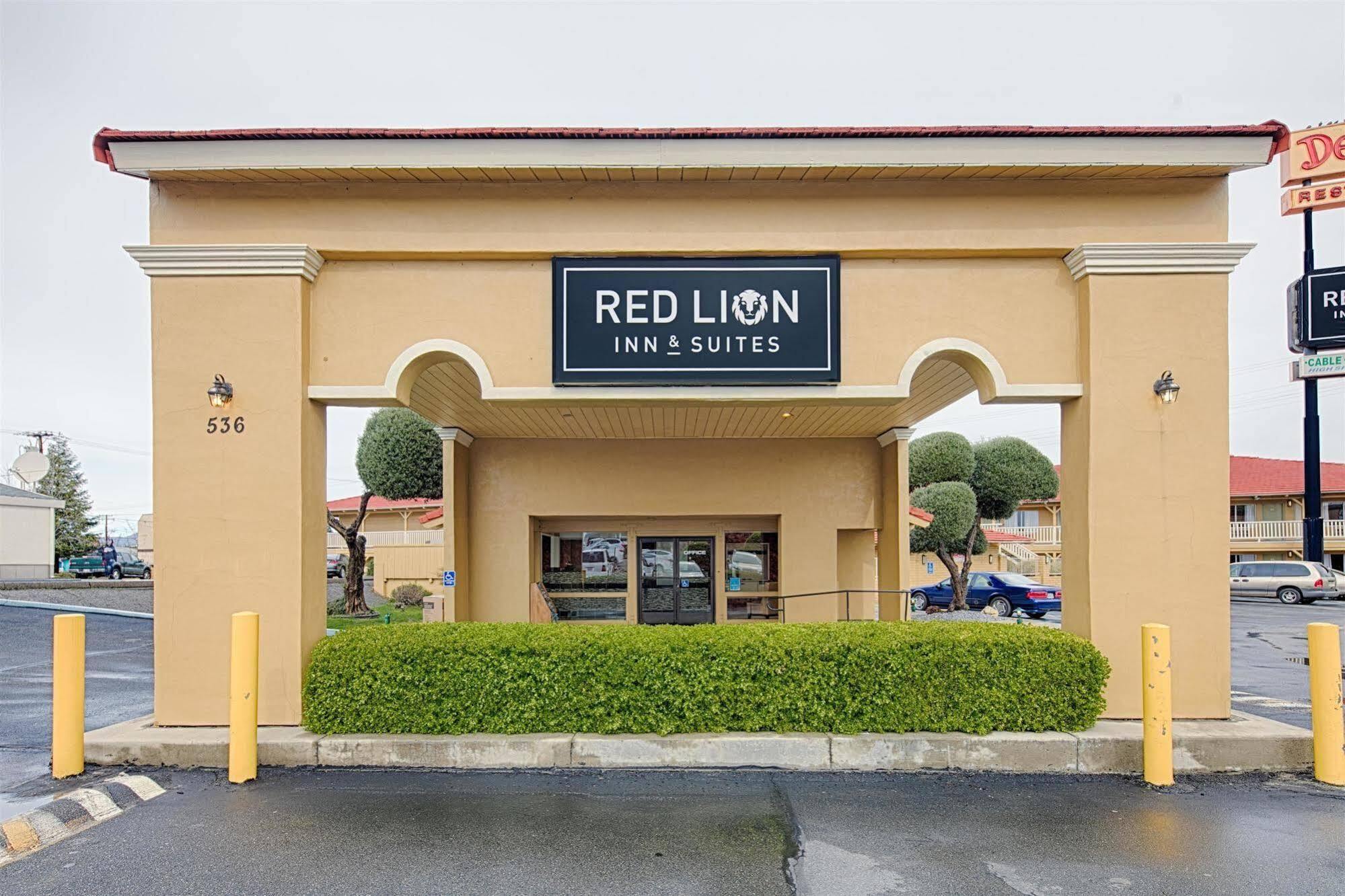 Red Lion Inn & Suites Redding Εξωτερικό φωτογραφία